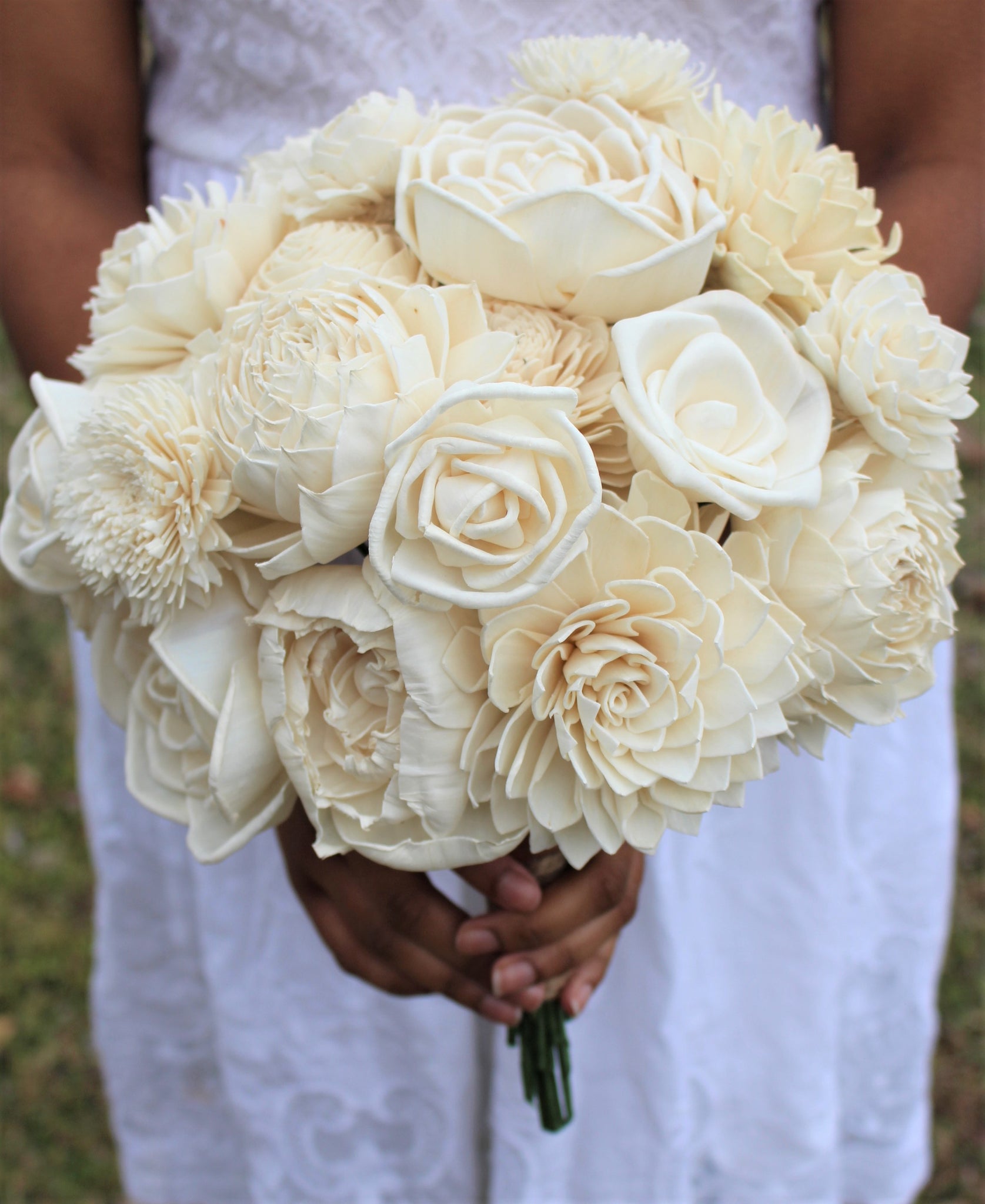 Ivory Sola Wood Bridal Bouquet Medium / Ivory Lace Ivory Sola Wood Bridal Bouquet Medium / Ivory Lace